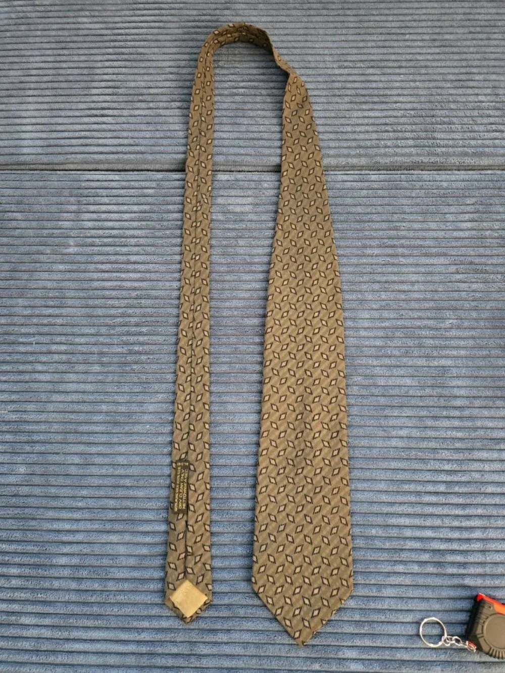 Giorgio Armani Cravatte 100% Silk Tie Italy CA07510 Geometric Pattern Green/Gold